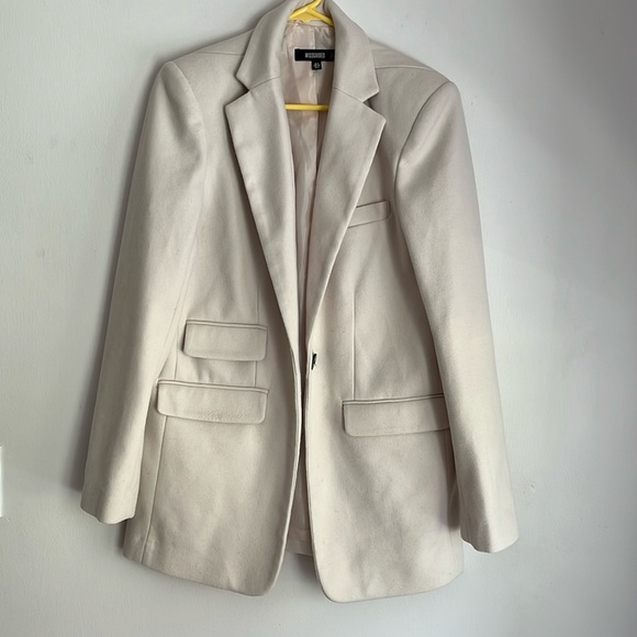 Missguided Jackets & Blazers - Missguided off white blazer size 4 oversized 
felt blazer bin 33 GUC